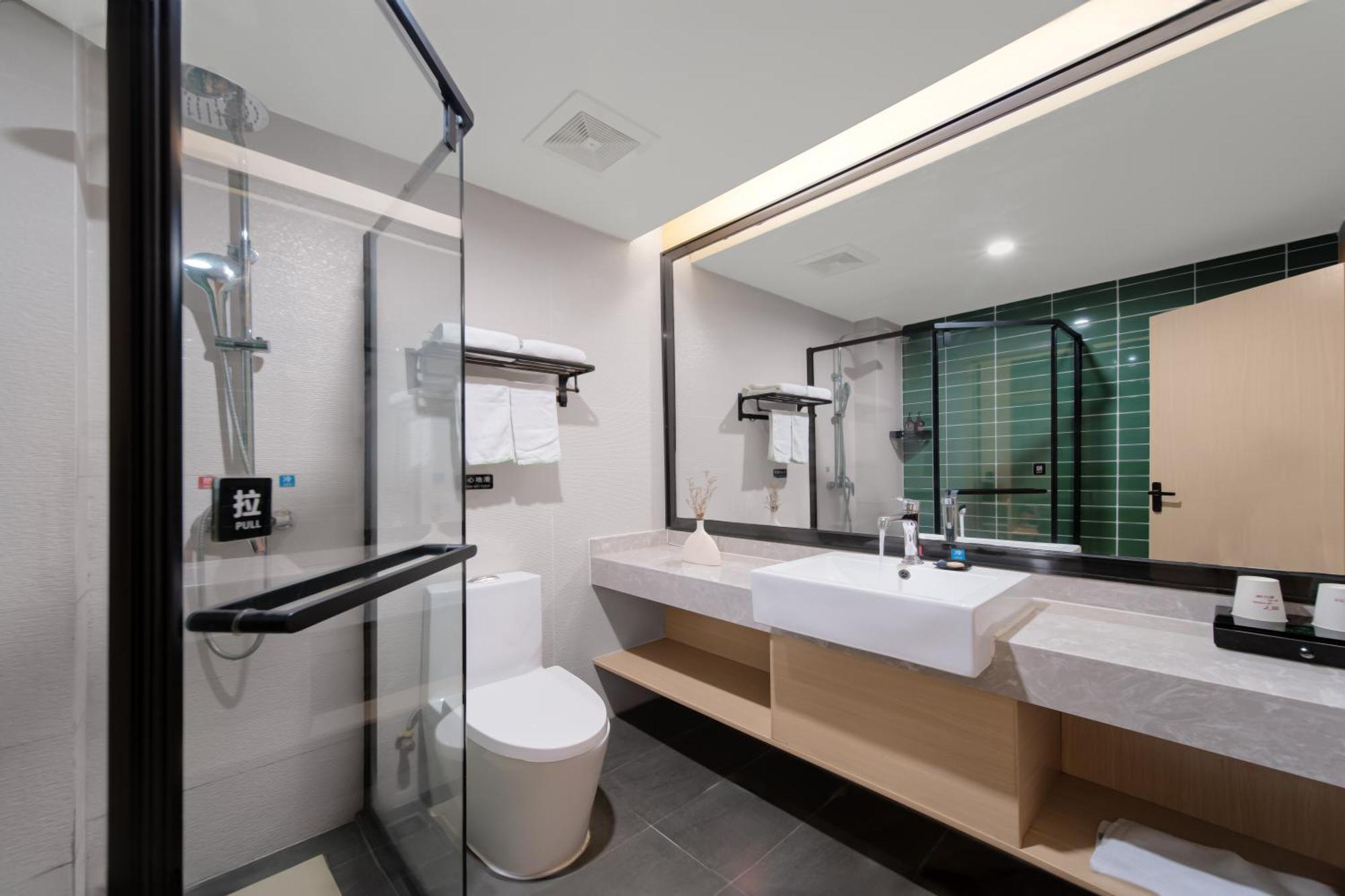Bai Ling Hotel Нанинг Екстериор снимка