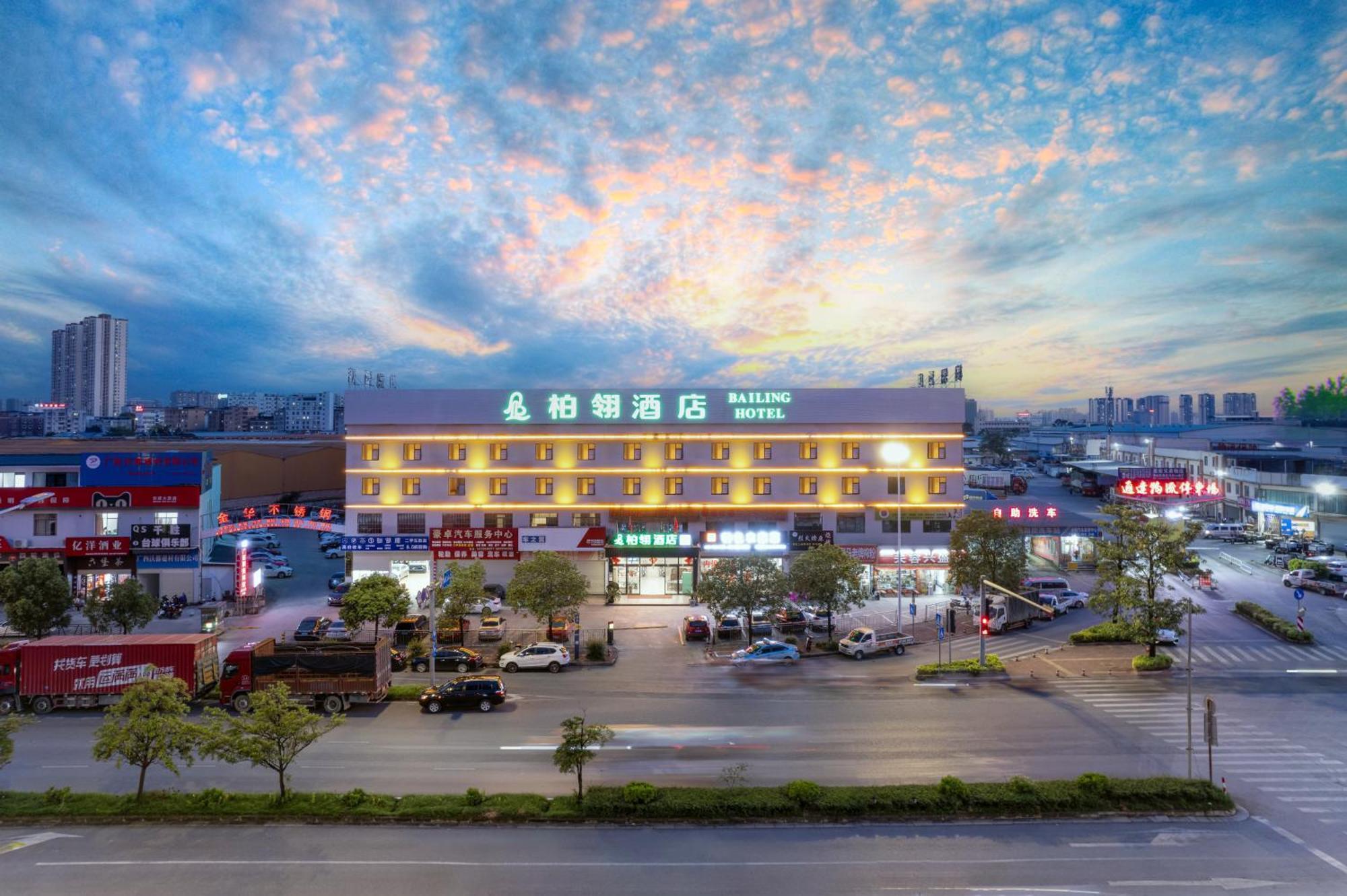 Bai Ling Hotel Нанинг Екстериор снимка